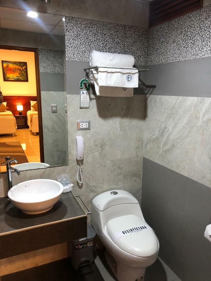 Hotel Europa イキトス エクステリア 写真